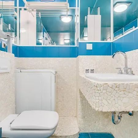 Apartament Przy Dworcu Swiebodzkim Na Ulicy Pochylej Вроцлав